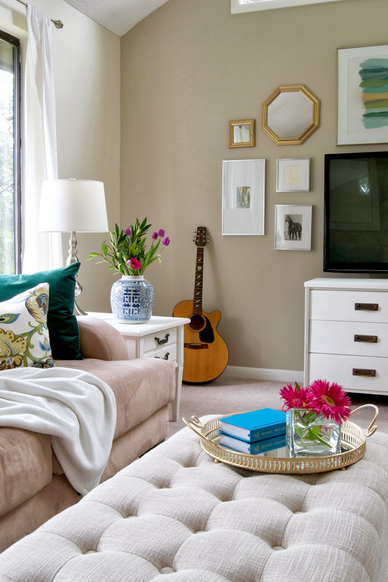 Living Room Decorating On a Budget