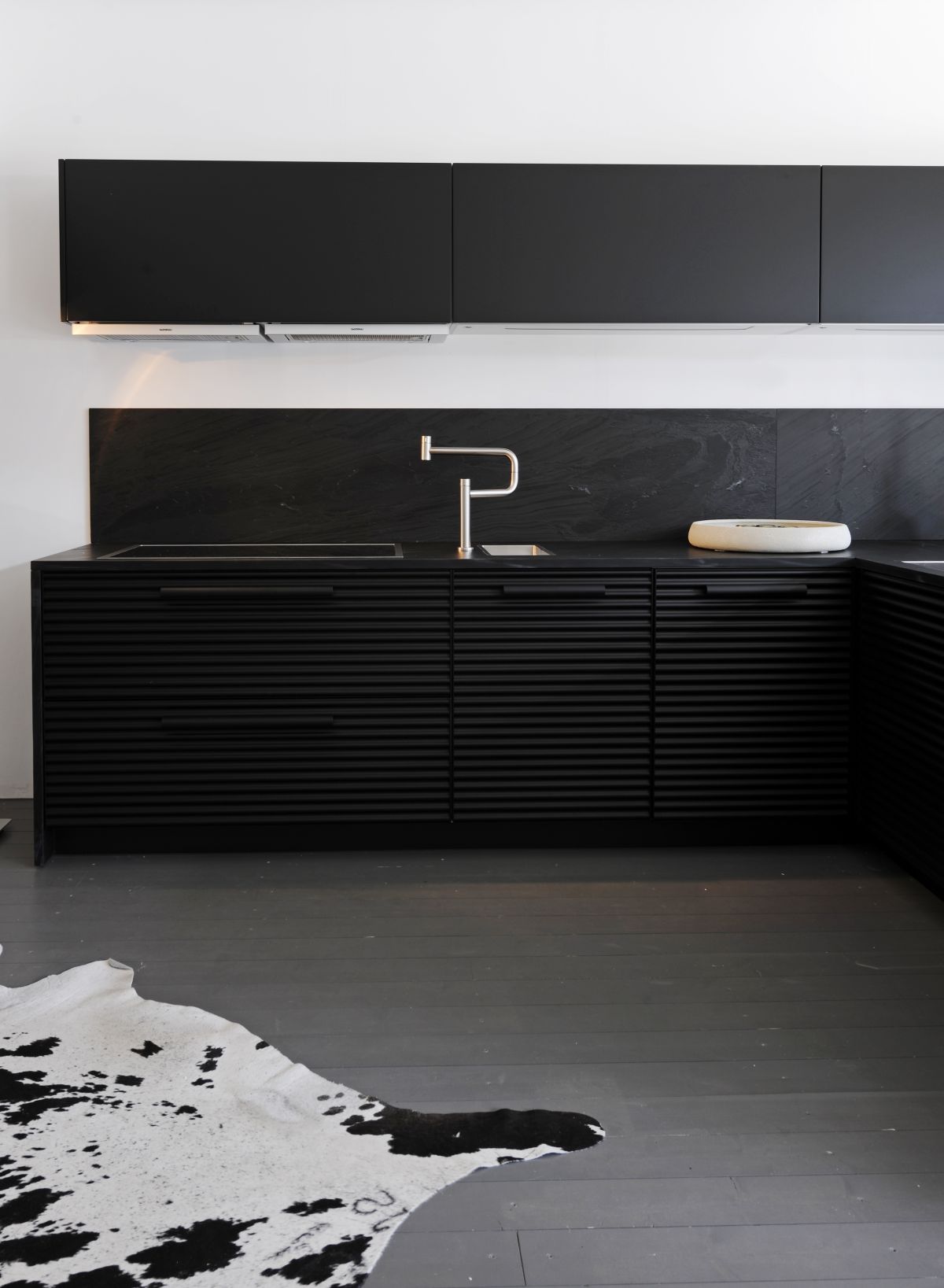 Modern Minimalist Black Kitchen Cabinets