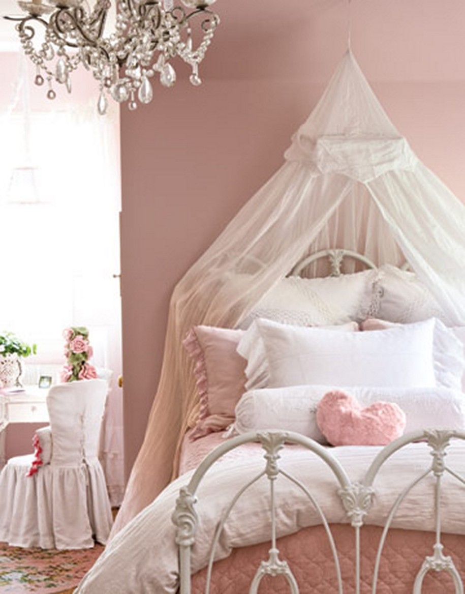 Pink Shabby Chic Girls' Bedroom