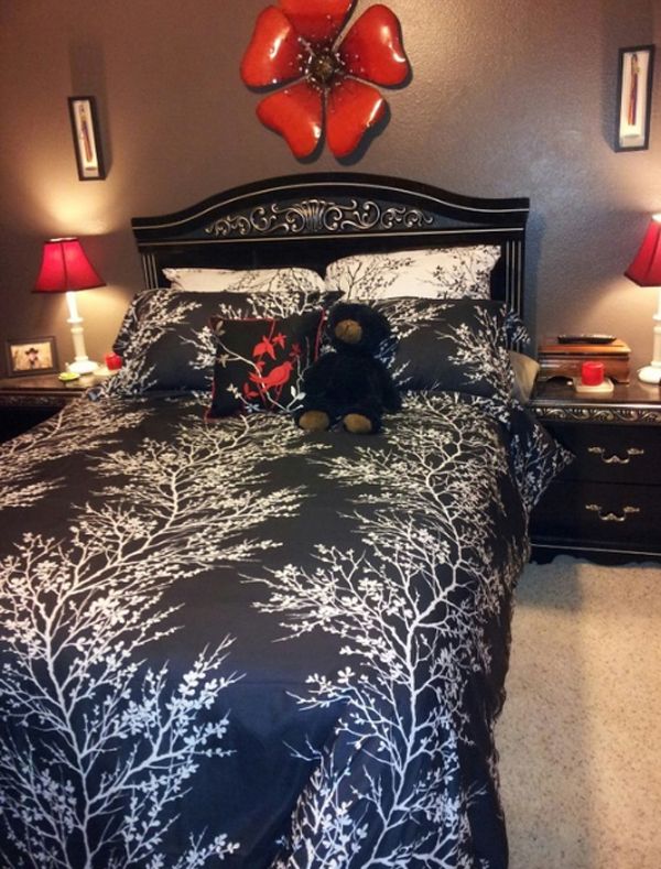 Red and Black Bedroom Decor