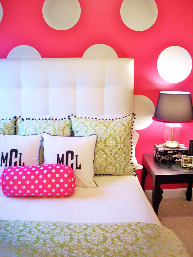 Teen Girl Bedroom Polka Dot Wall