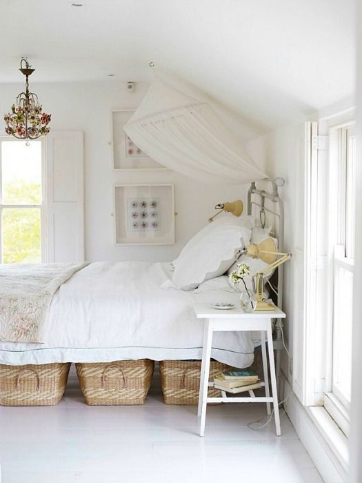 Under Bed Baskets Country Bedroom Design