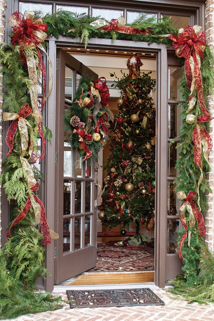 40 Christmas Door Decorations Ideas You Can Copy  Decoration Love