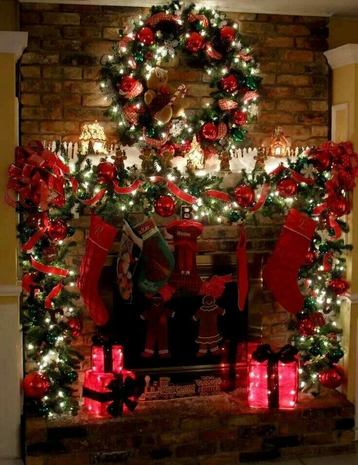 Beautiful Christmas Mantel