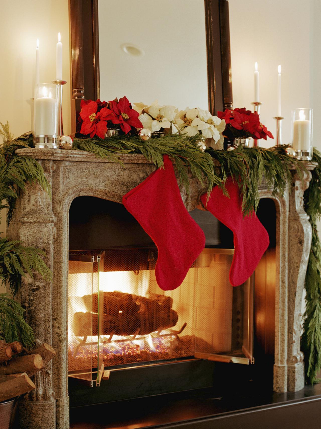 Christmas Decorated Fireplace Mantels Ideas