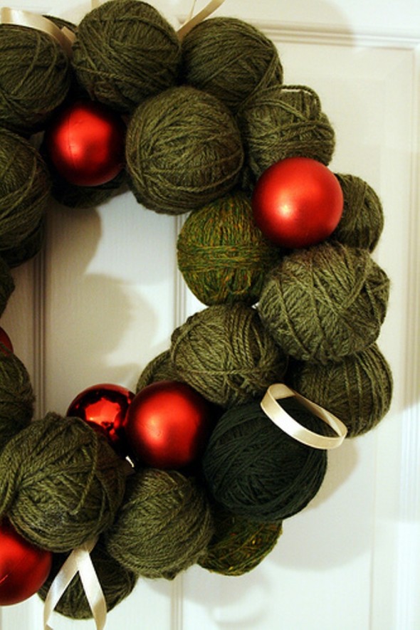 Christmas Yarn Ball Wreath