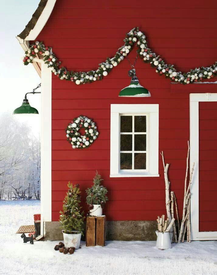 Country Barn Christmas Decorations