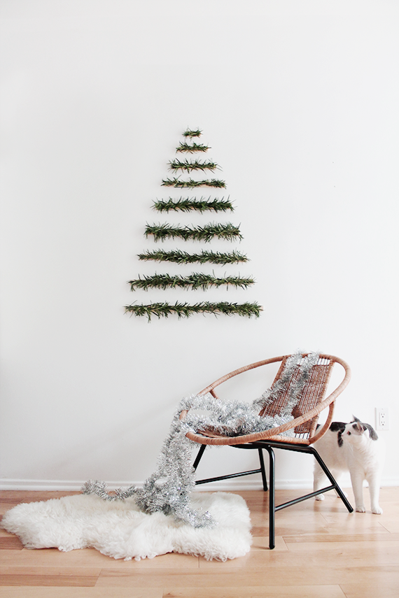 DIY Hanging Wall Christmas Tree