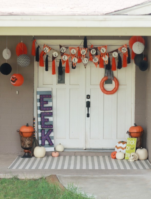 Easy Porch Halloween Decor