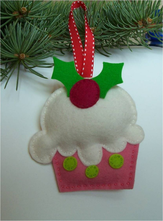 Felt Christmas Ornament Cupcake