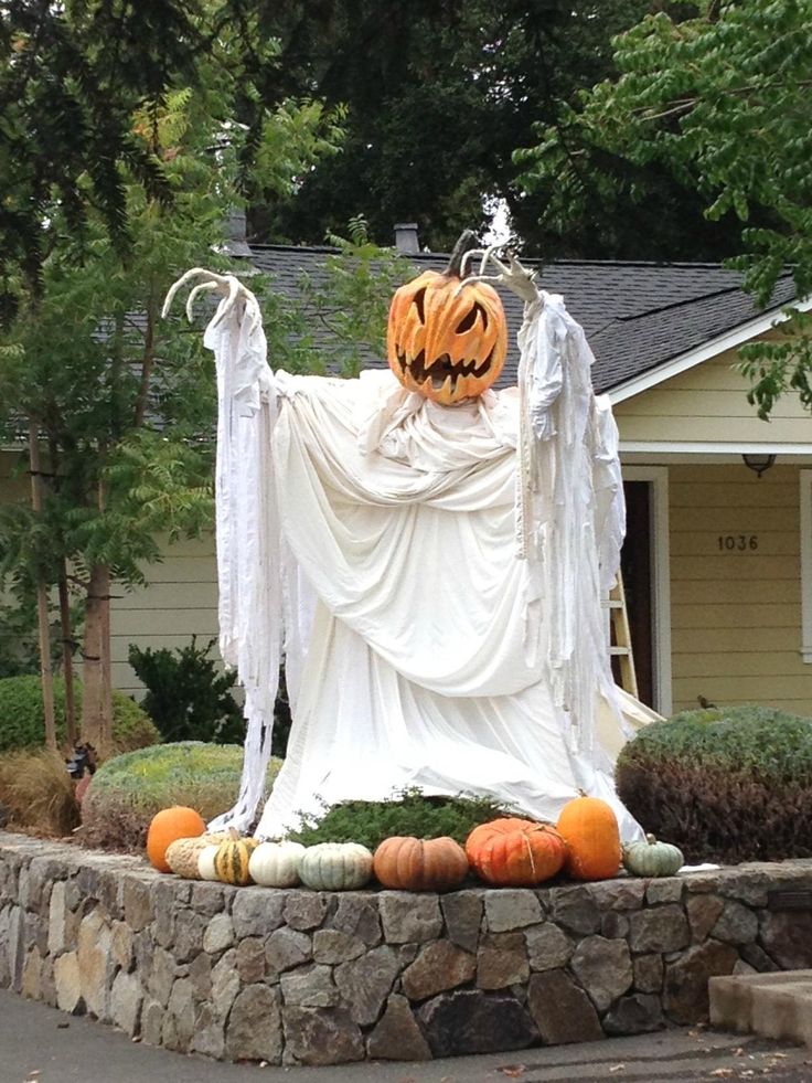 Ghost Halloween Pumpkin Decorating Idea
