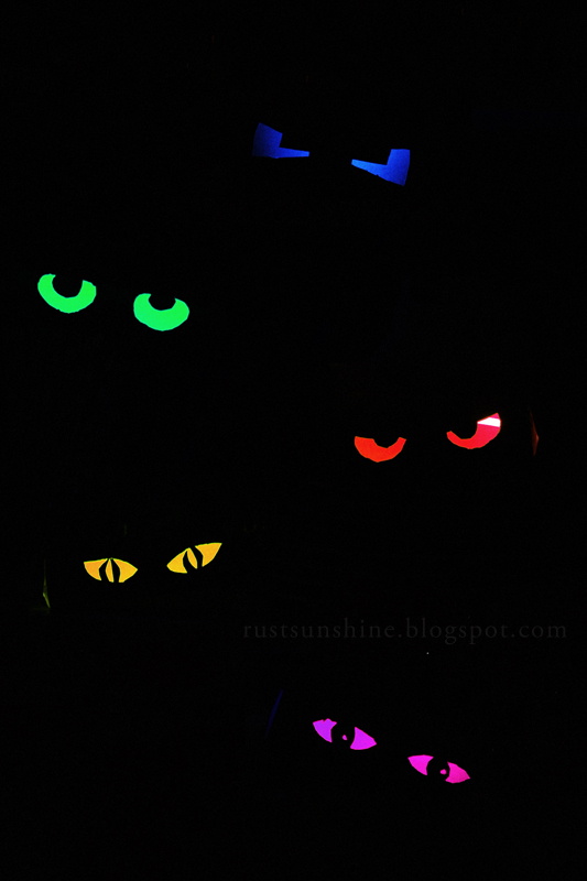 Halloween Eyes Toilet Paper Roll Crafts