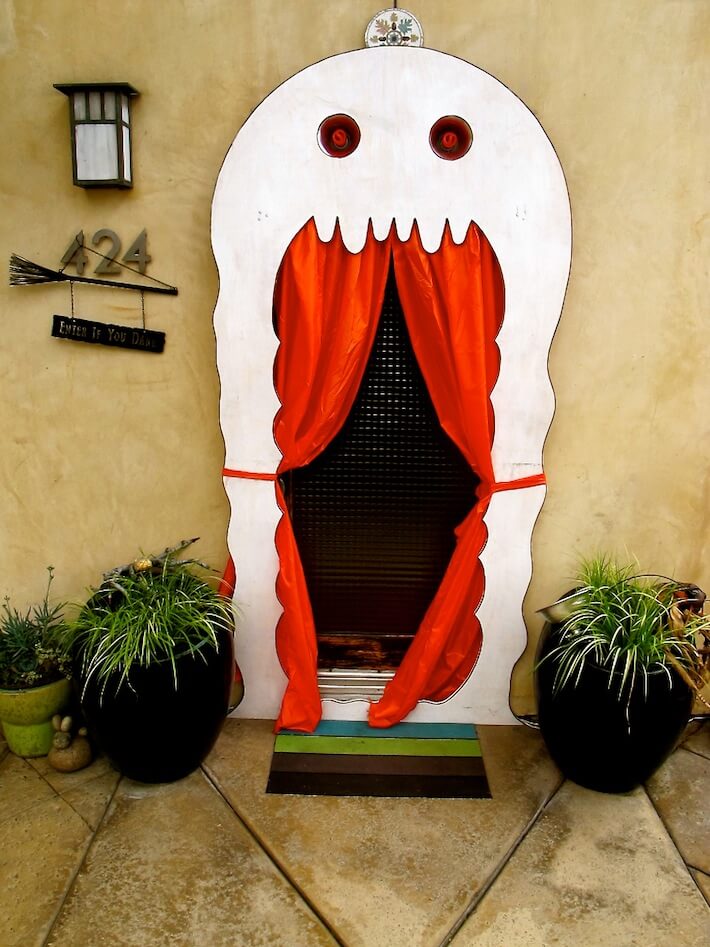 Halloween Ghost Door Decoration Ideas