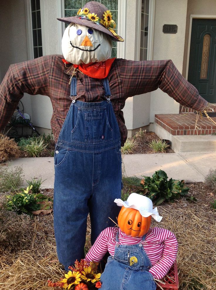 Halloween Scarecrow Yard Decorations