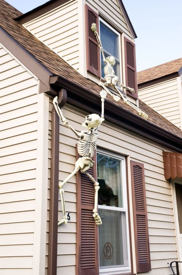 Halloween Skeletons Climbing House Decoration