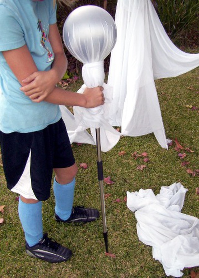 How to Make an Outdoor Halloween Decorations Ghost