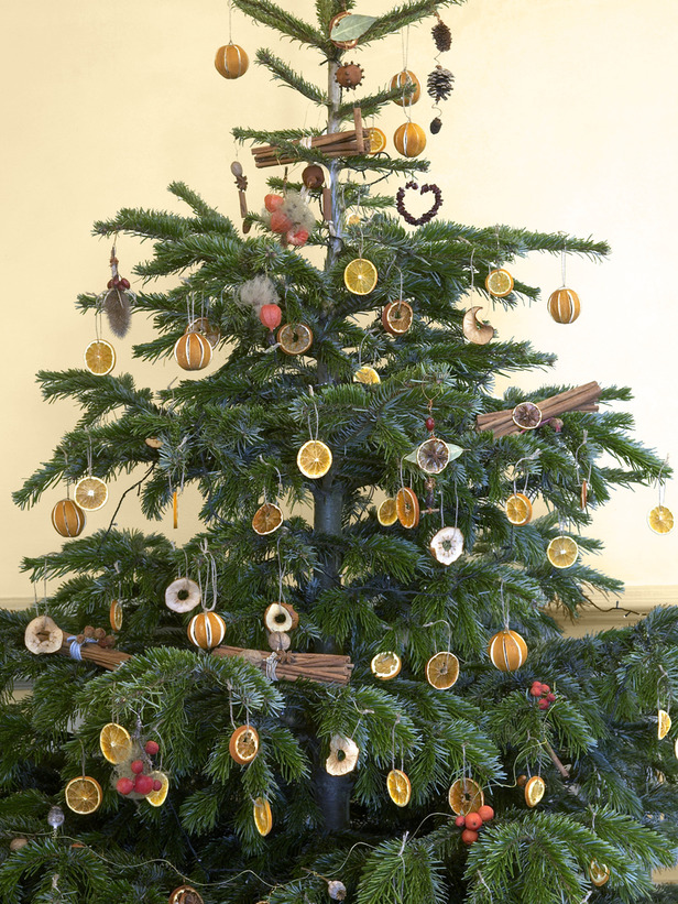 Natural Christmas Tree Decorating Ideas