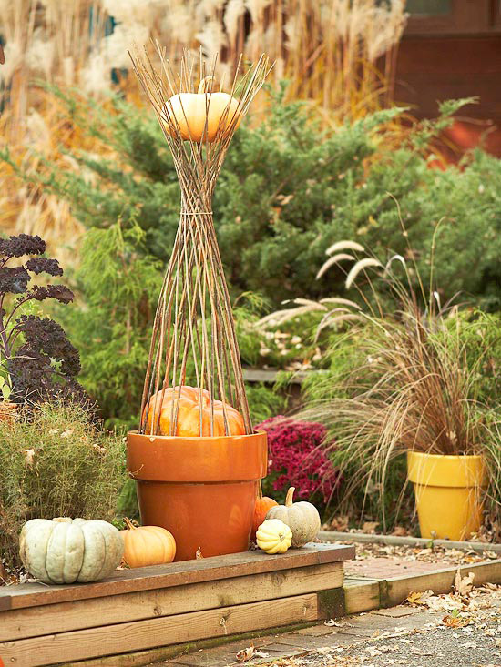 Outdoor Decorating with Pumpkins