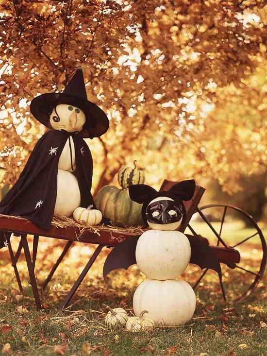 Outdoor Halloween Decorations with Pumpkins