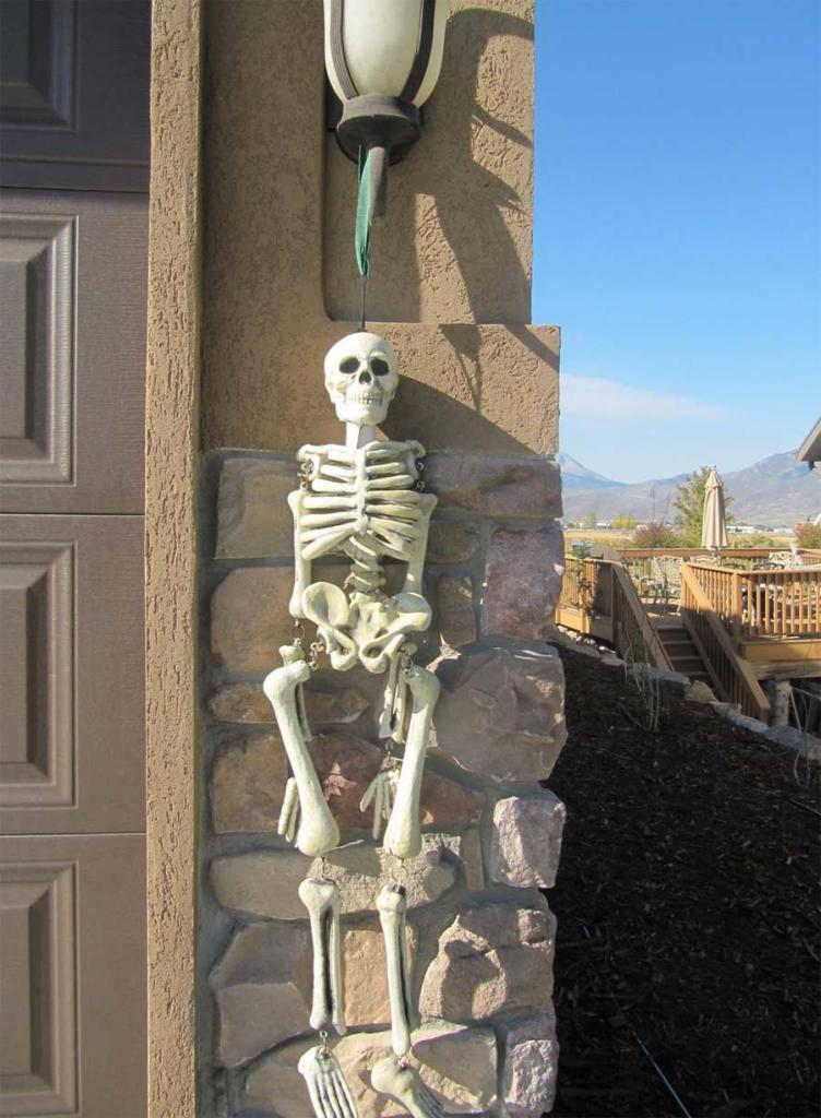 Perfect Skeletons Outdoor Halloween Decorations