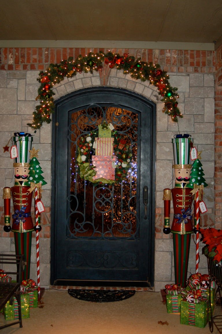 40 Christmas Door Decorations Ideas You Can Copy Decoration Love