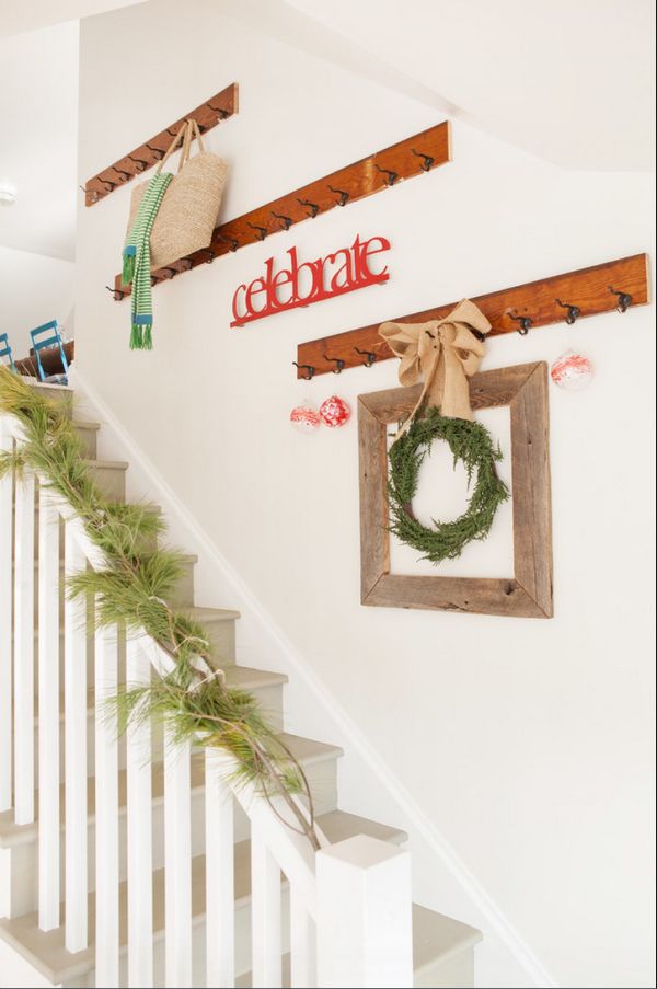 Rustic Christmas Staircase Decorating