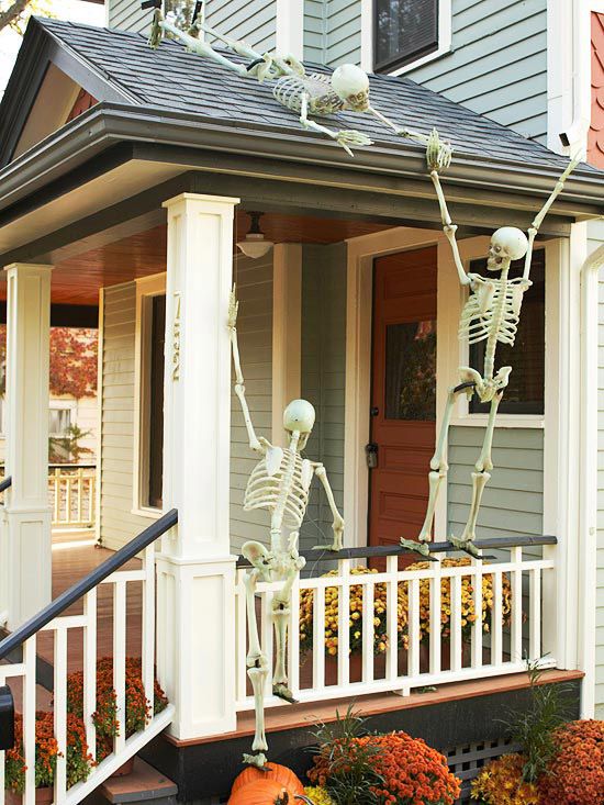 Skeletons Halloween Decoration Idea