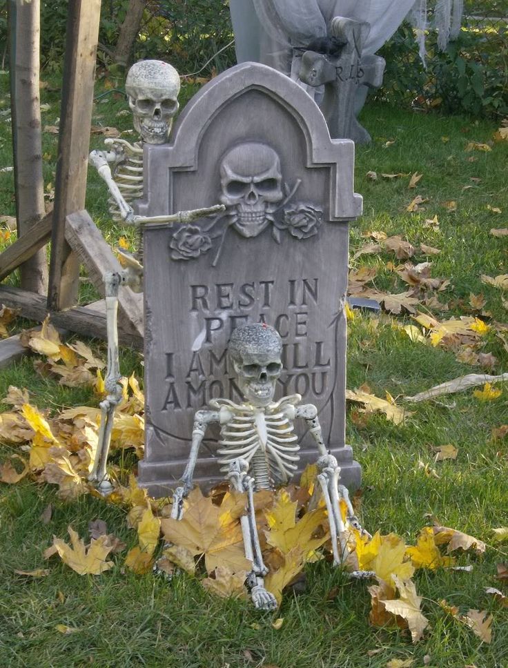 Skeletons Outdoor Halloween Decorations