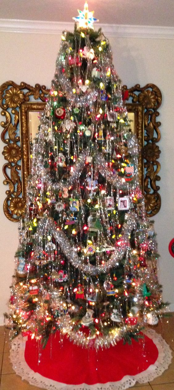 awesome-slim-christmas-tree-decorations-ideas