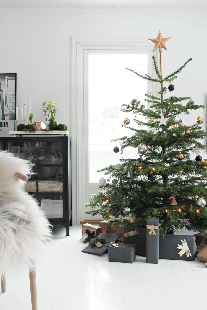 Black White and Gold Christmas Tree