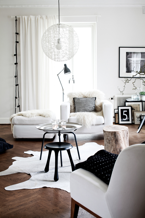 black-white-and-grey-living-room