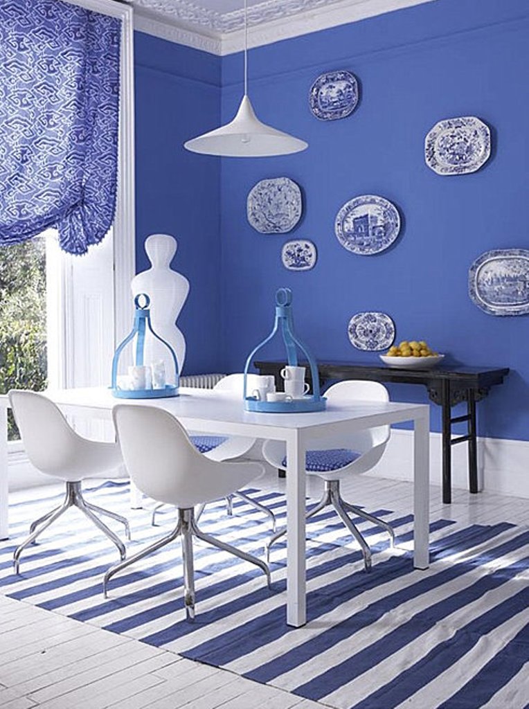 blue-and-white-dining-room