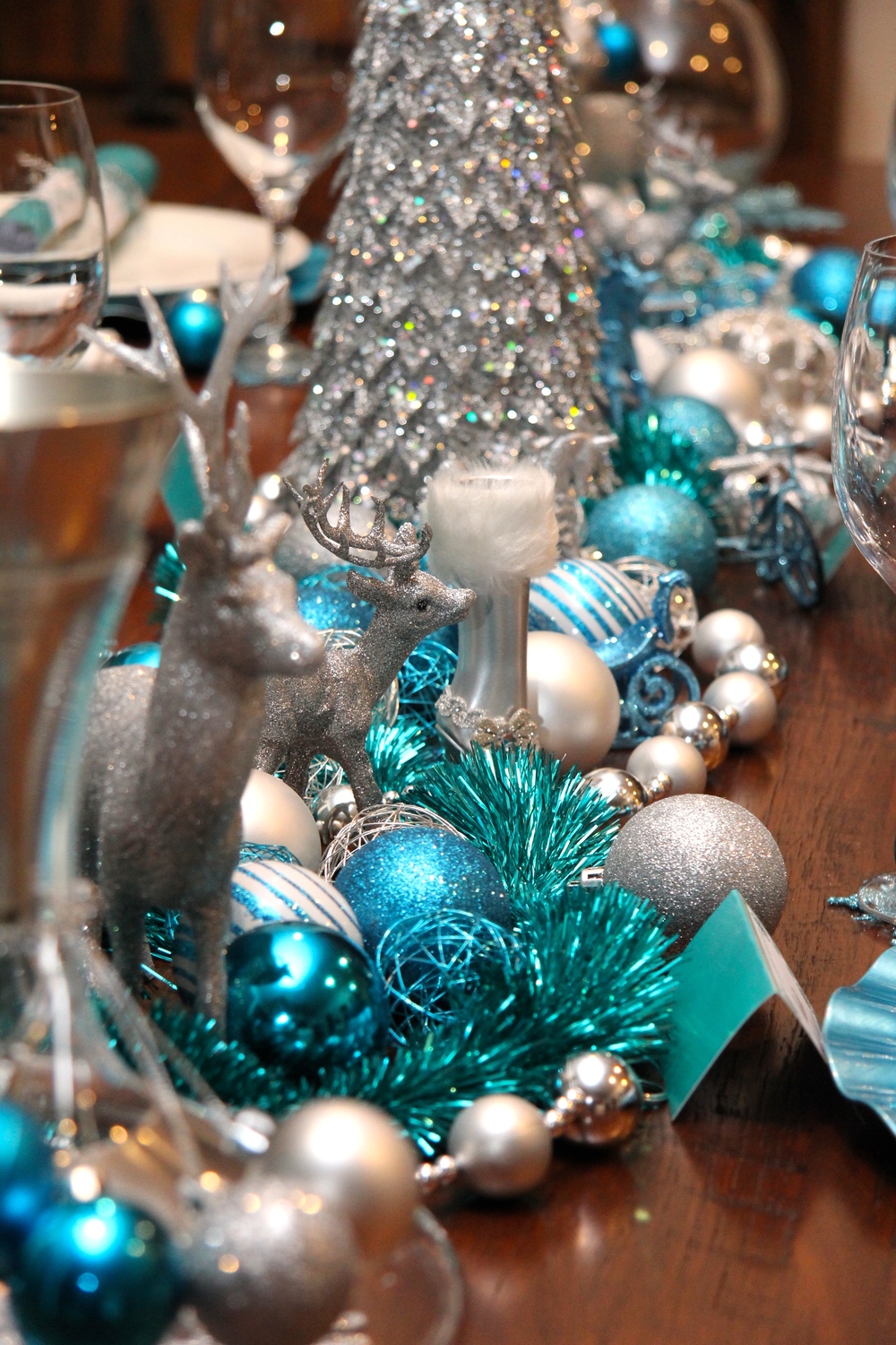 20 Awesome Silver Christmas Decorations Ideas  Decoration Love