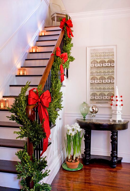 Christmas Staircase Decorating Ideas