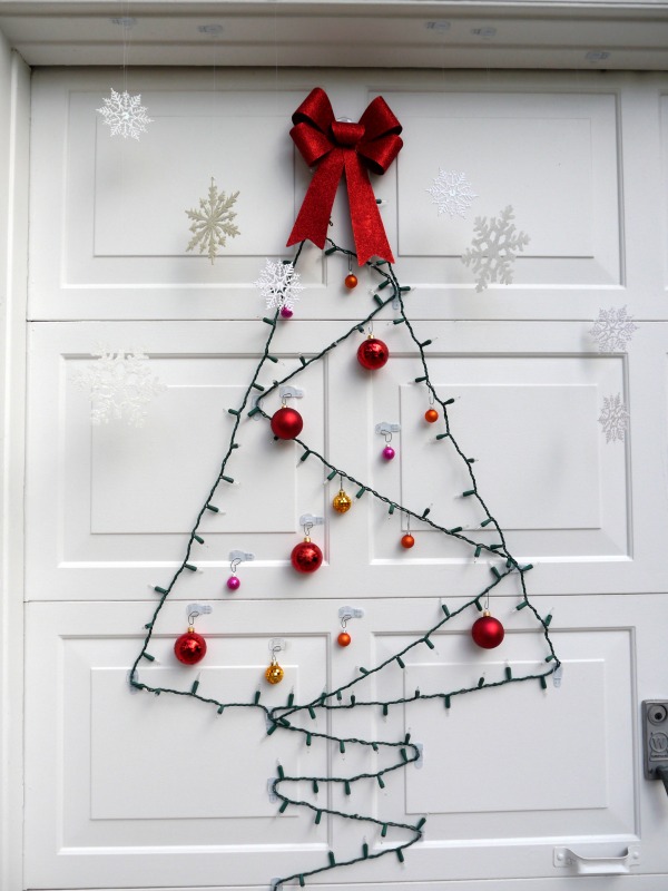DIY Outdoor Christmas Tree Decorations