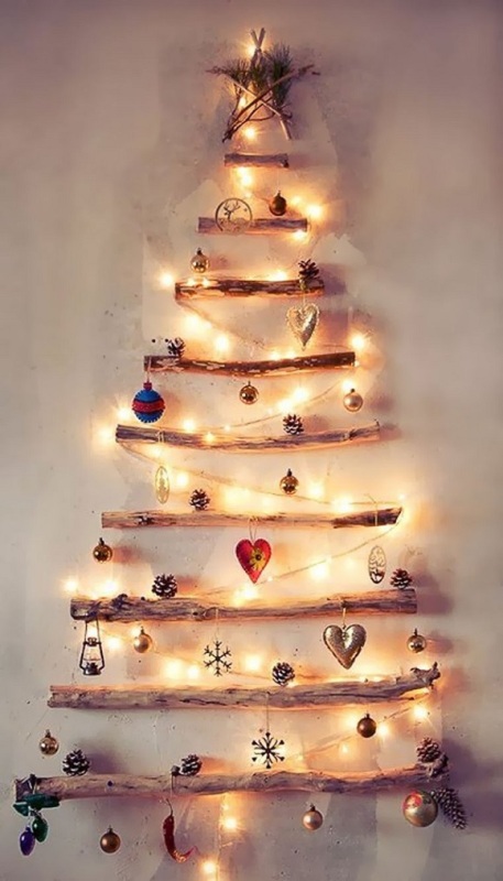 diy-wall-christmas-tree