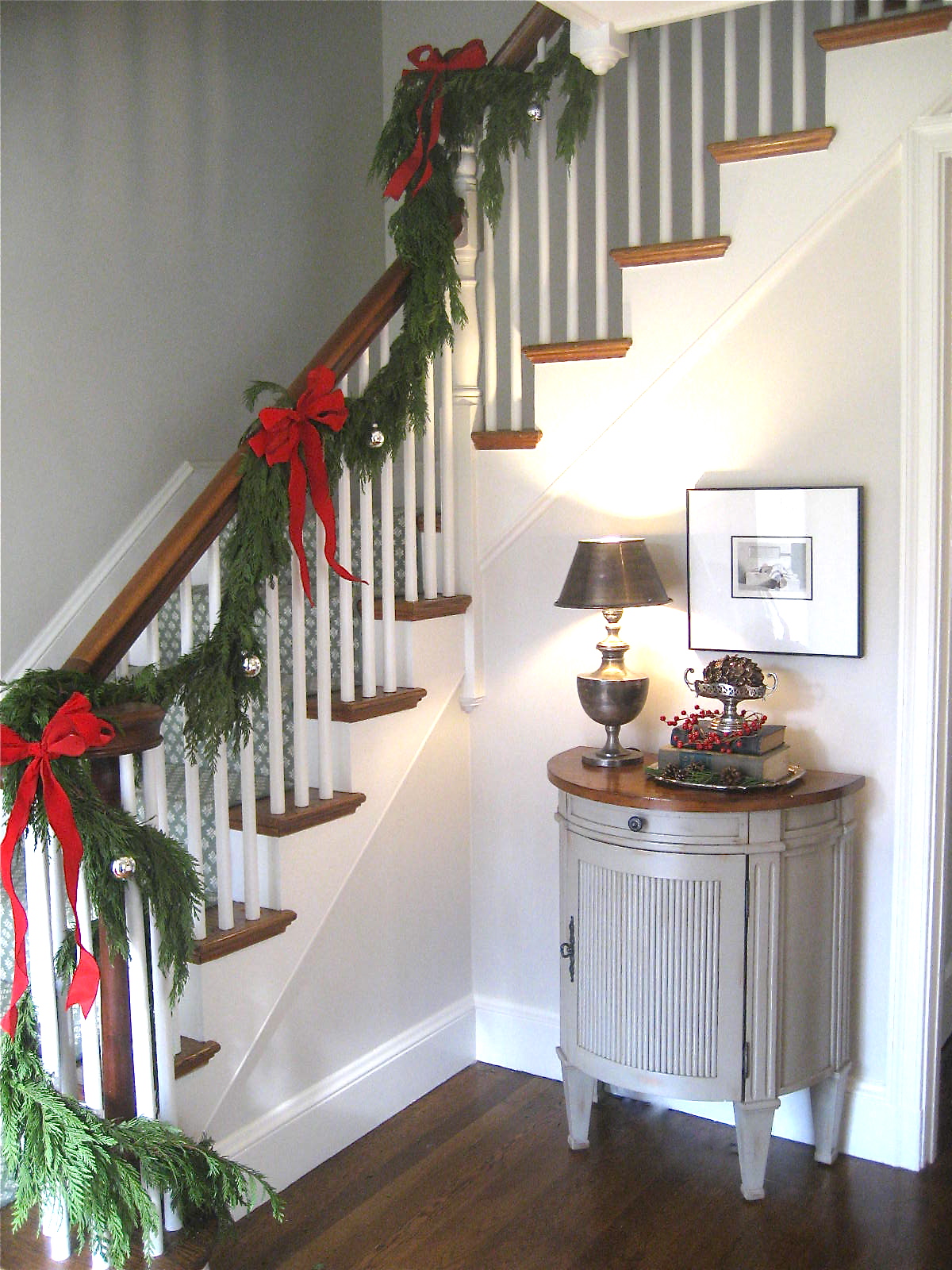 30 Attractive Staircase Christmas Decorations Ideas  Decoration Love