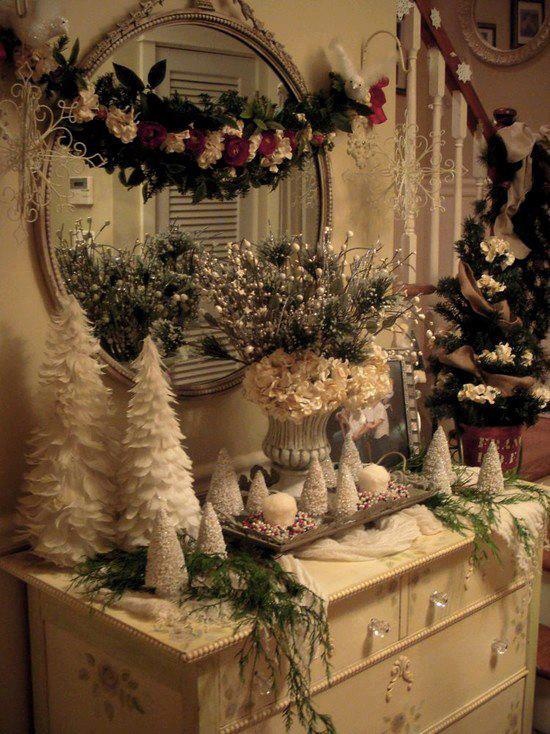 Entry Table Christmas Decorating Ideas