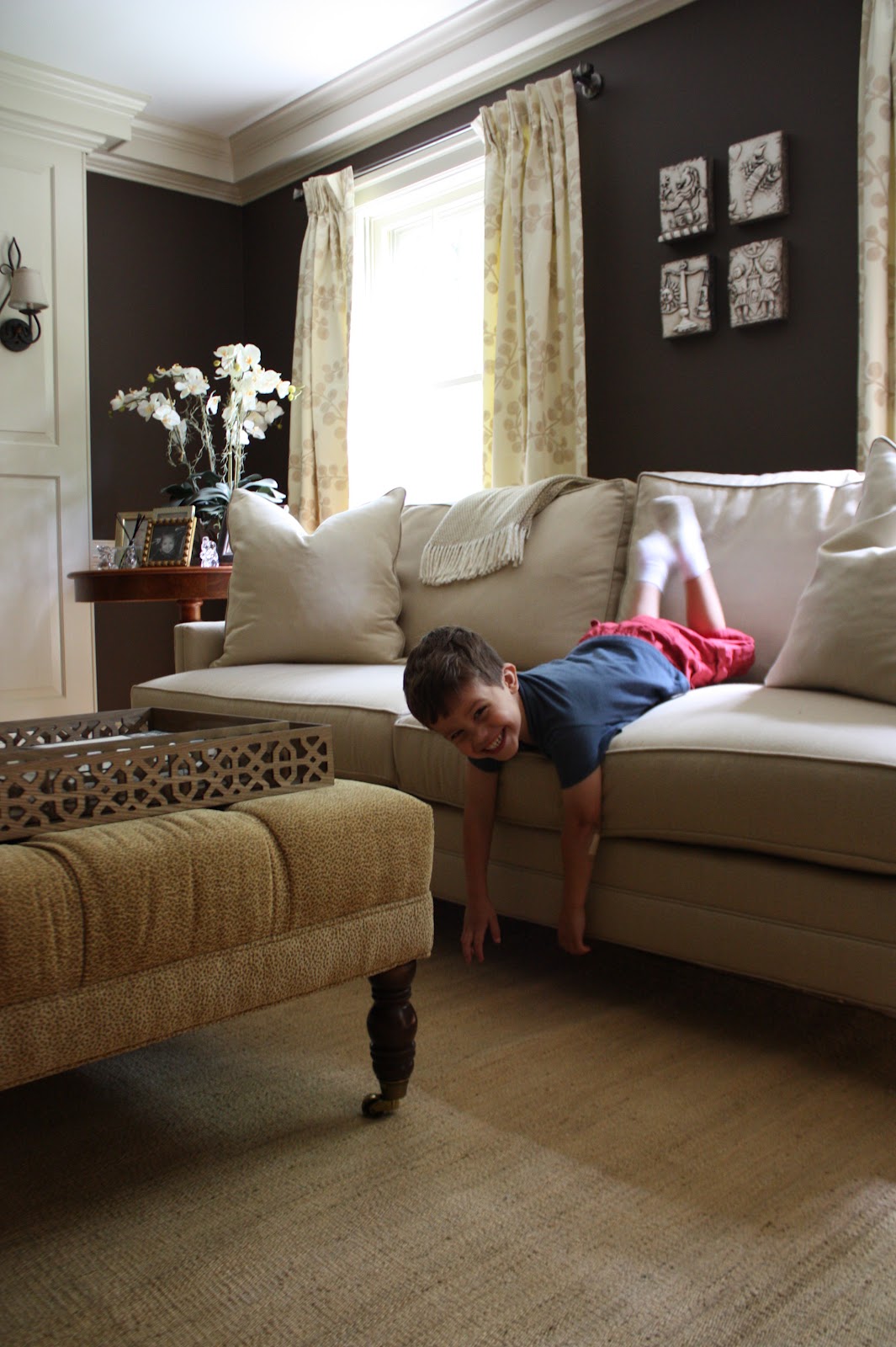 kid-friendly-living-room-furniture