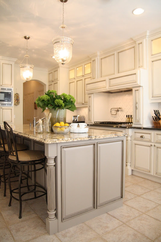 kitchen-with-arabesque-tile