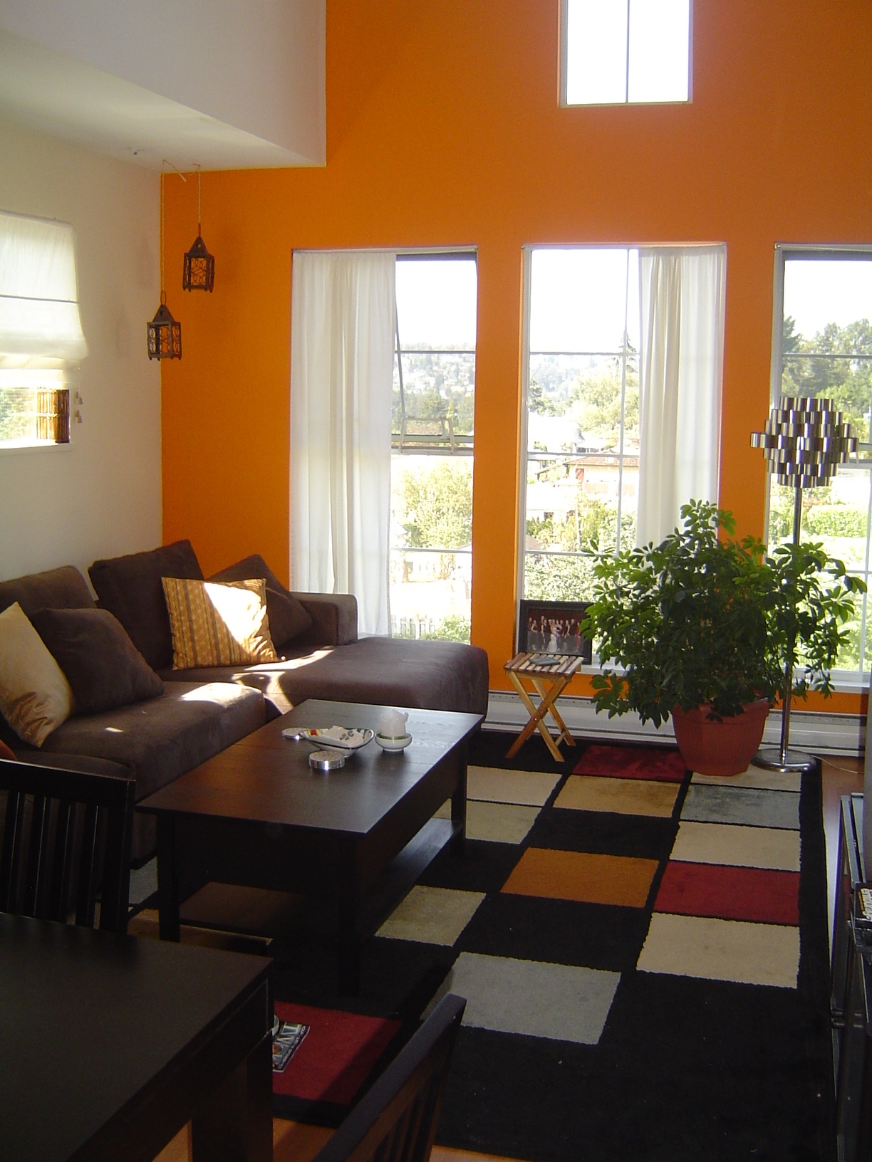 living-room-with-orange-walls