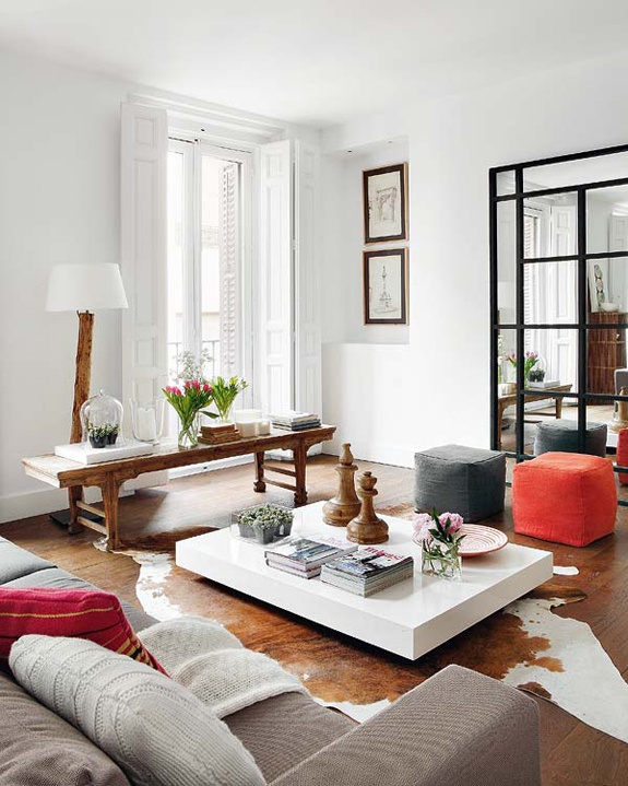 living-rooms-with-cowhide-rugs