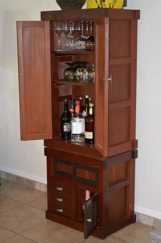 mahogany-wine-and-liquor-cabinets