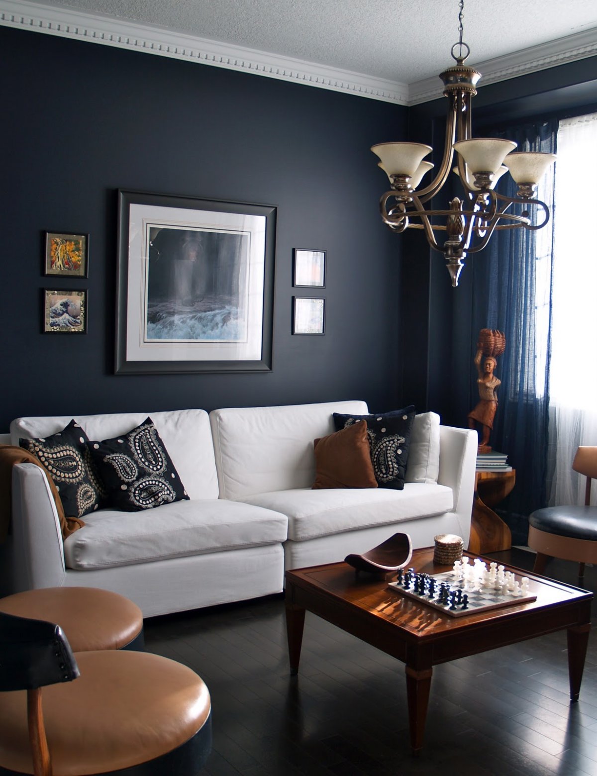 navy-blue-living-room-walls