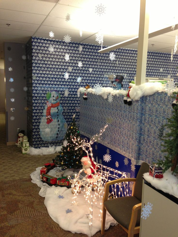 Office Cubicle Christmas Decorating Contest
