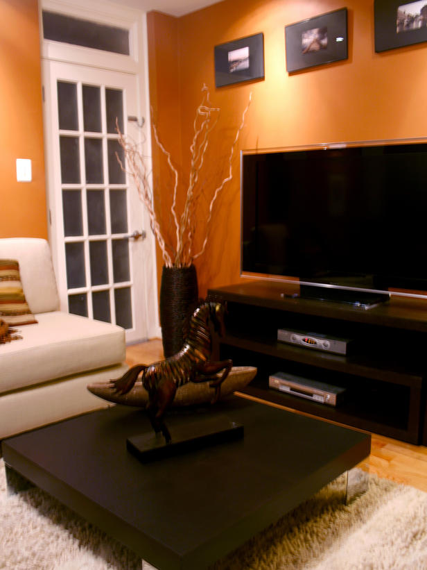 orange-and-tan-living-room