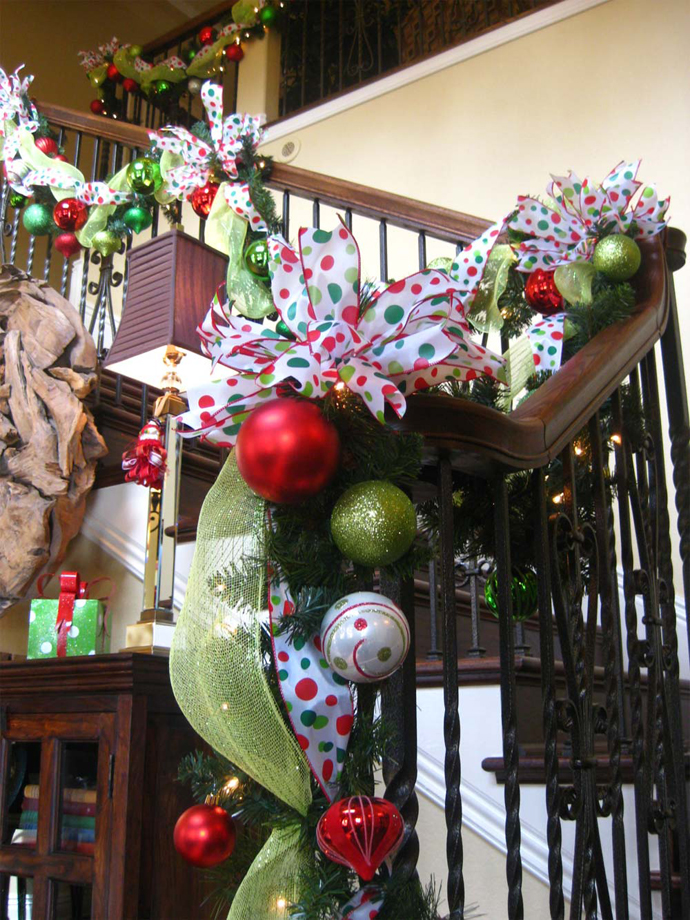 Ribbon Christmas Staircase Decorating Ideas