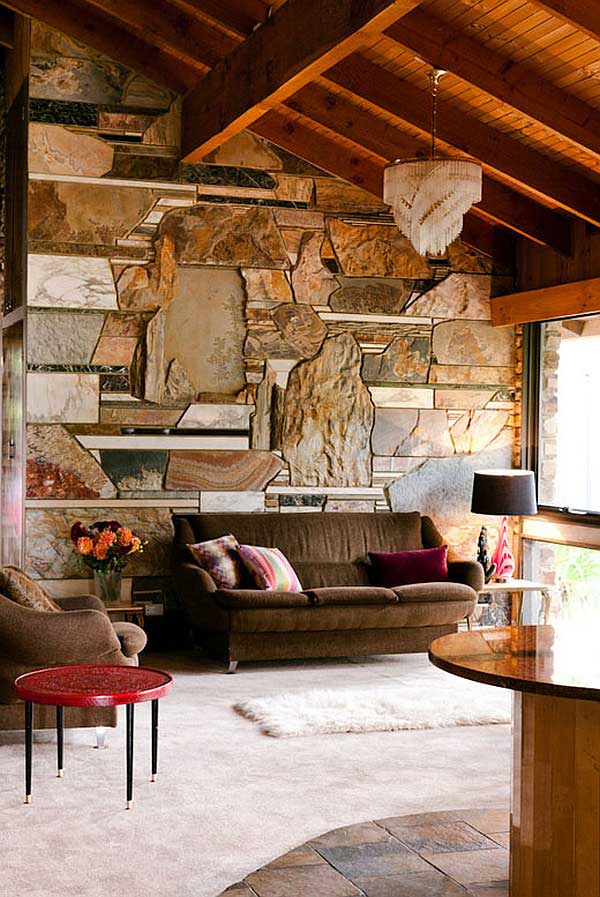 stone-wall-living-room-design