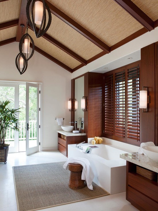 tropical-small-bathroom-design