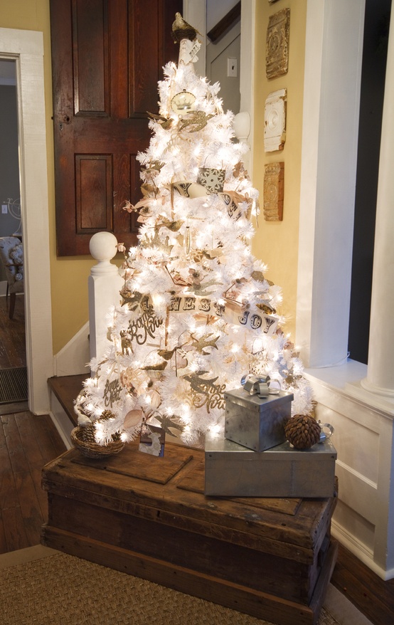 Vintage White Christmas Tree Decorating Ideas Pics